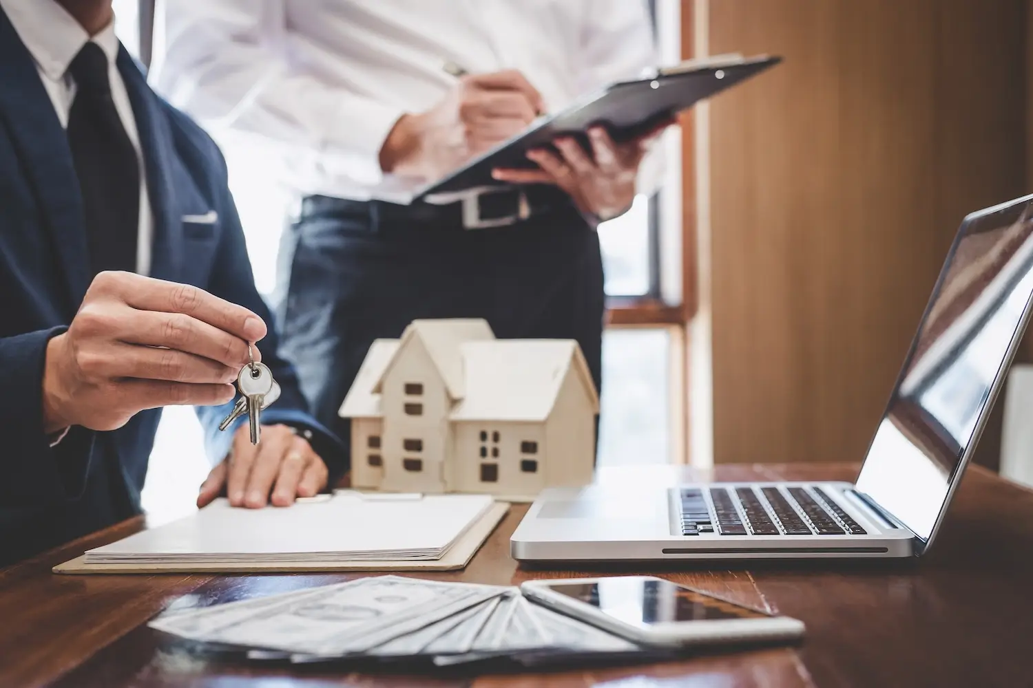 10 Reasons to Hire a Professional Property Manager